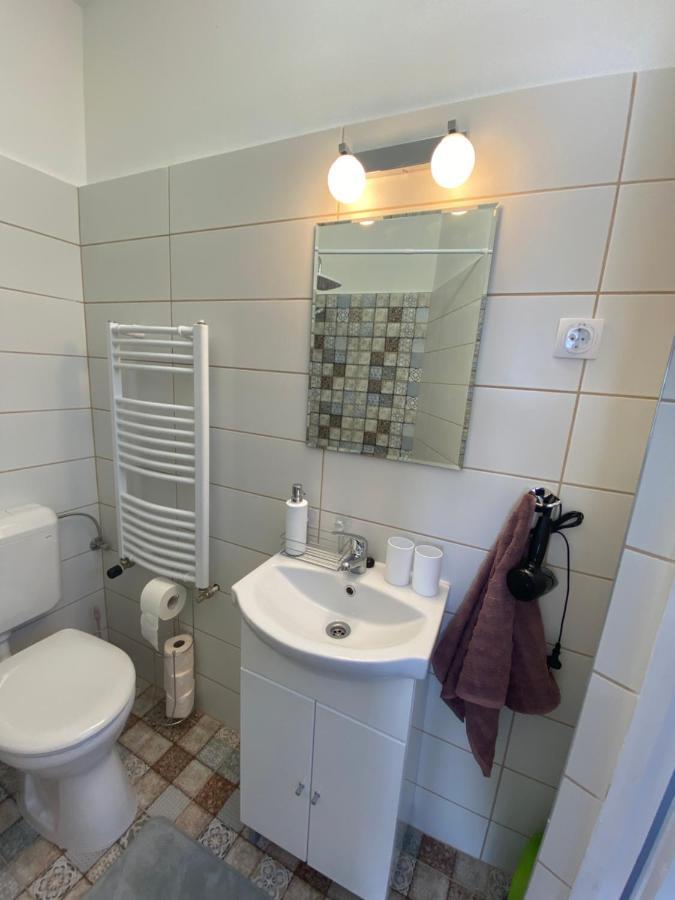 Rad-Var Apartmanhaz Eger Exterior photo