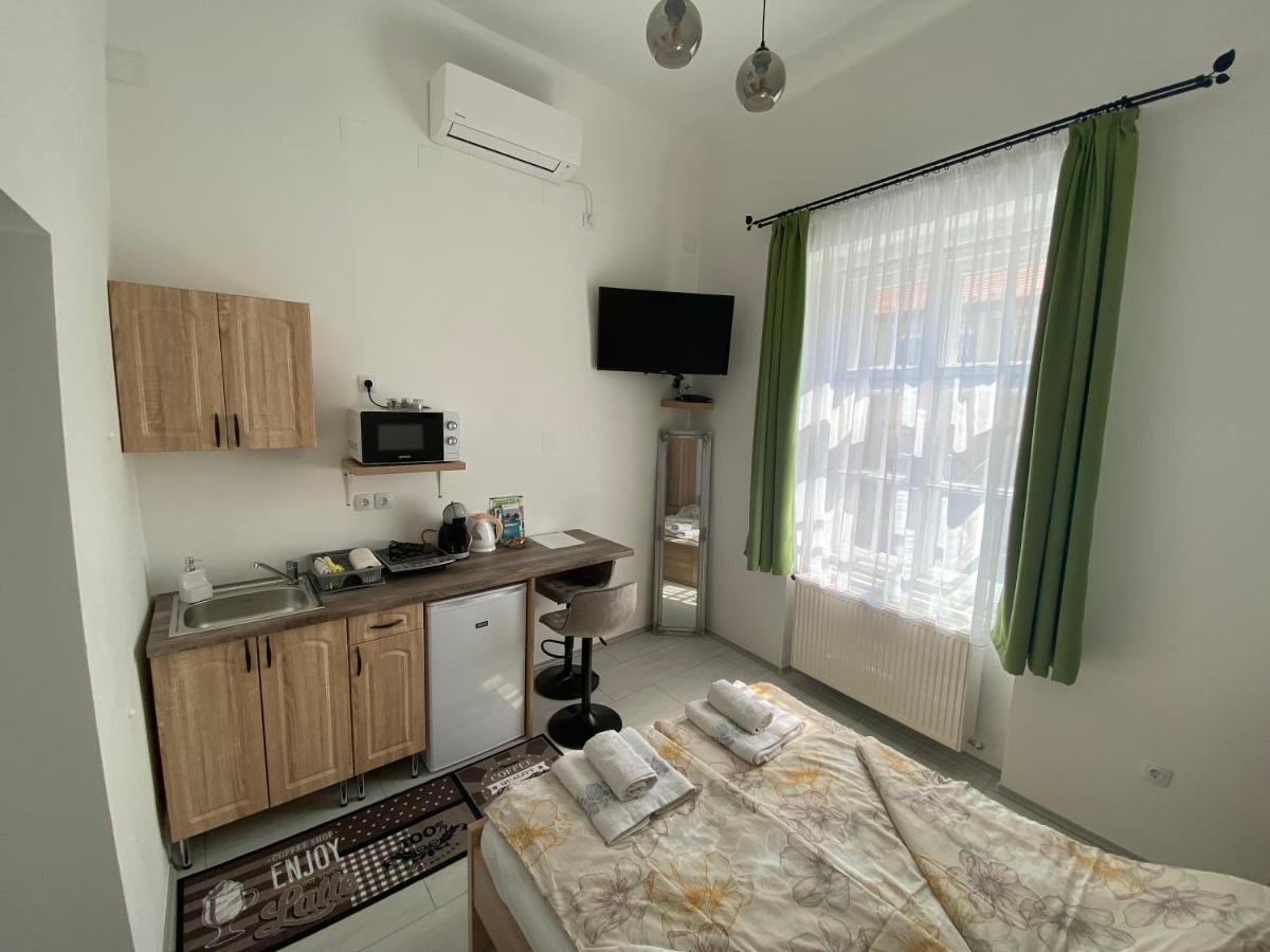 Rad-Var Apartmanhaz Eger Exterior photo