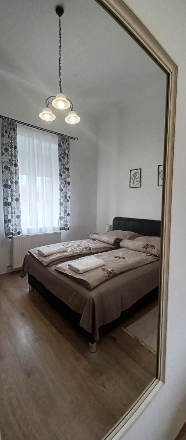 Rad-Var Apartmanhaz Eger Exterior photo